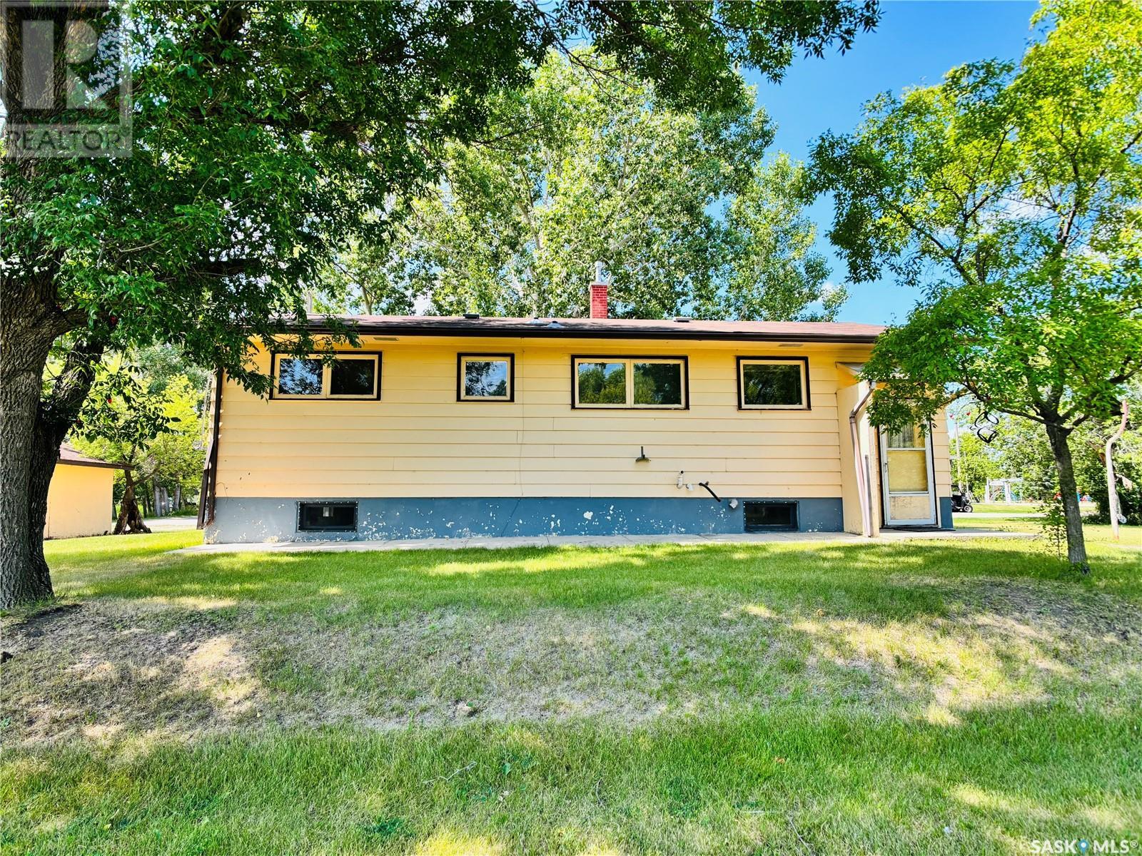 111 Stephens Street, Gainsborough, Saskatchewan  S0C 0Z0 - Photo 24 - SK013533