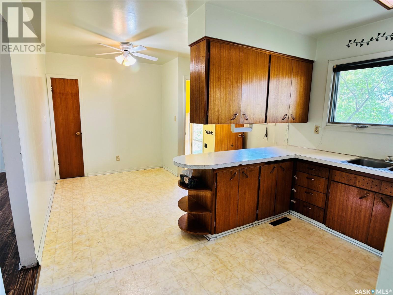 111 Stephens Street, Gainsborough, Saskatchewan  S0C 0Z0 - Photo 8 - SK013533