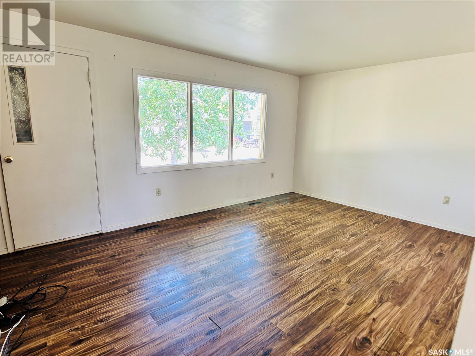 111 Stephens Street, Gainsborough, Saskatchewan  S0C 0Z0 - Photo 9 - SK013533