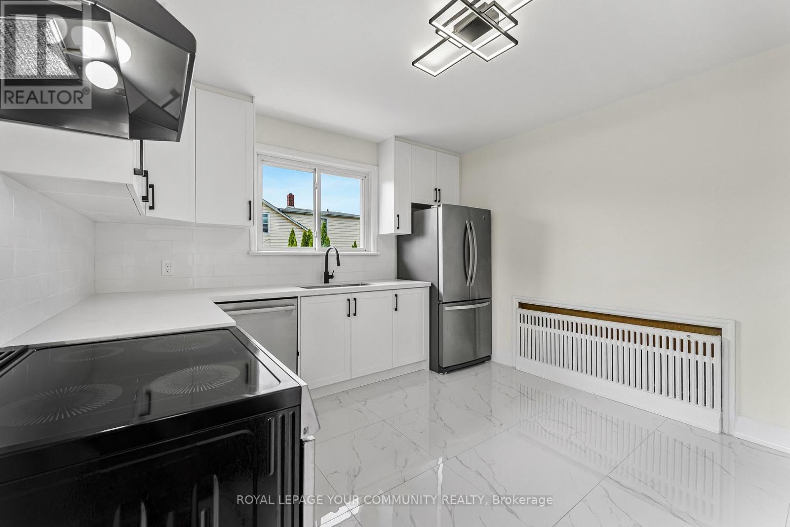 45 Albert Street, Welland, Ontario  L3B 4L1 - Photo 8 - X12303611