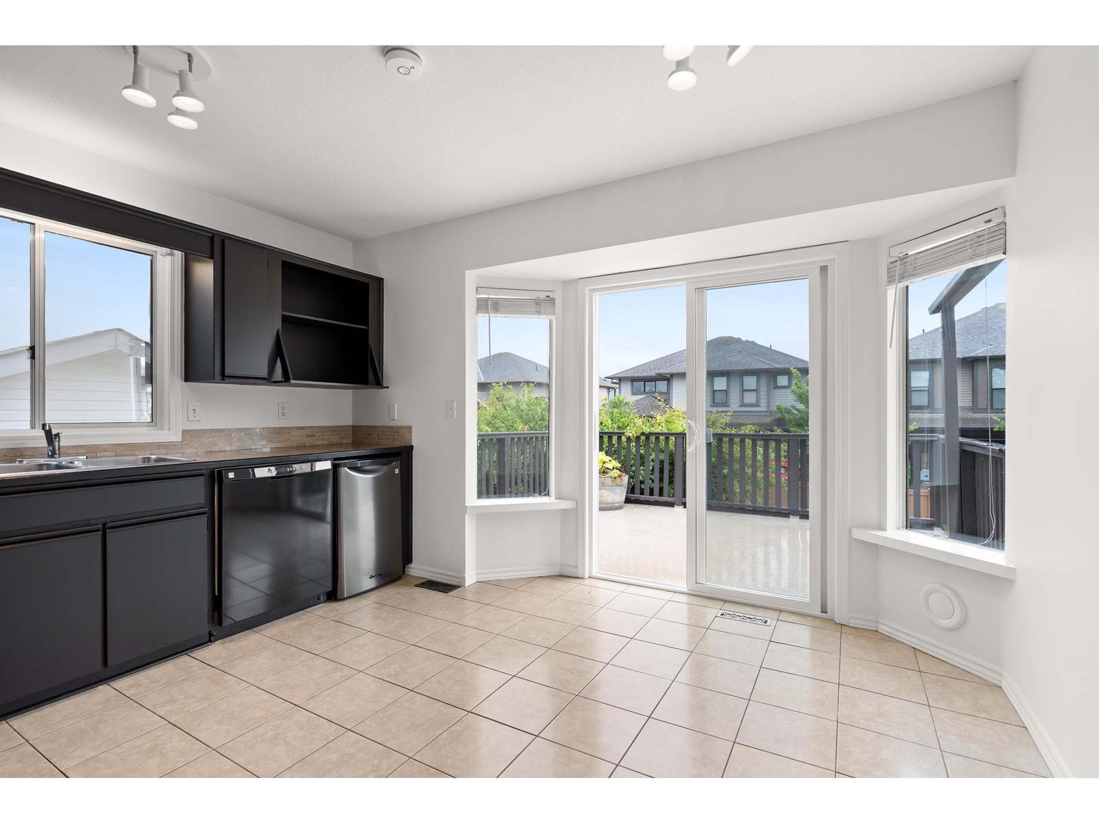 Property at 45130 BLUEJAY AVENUE image 4