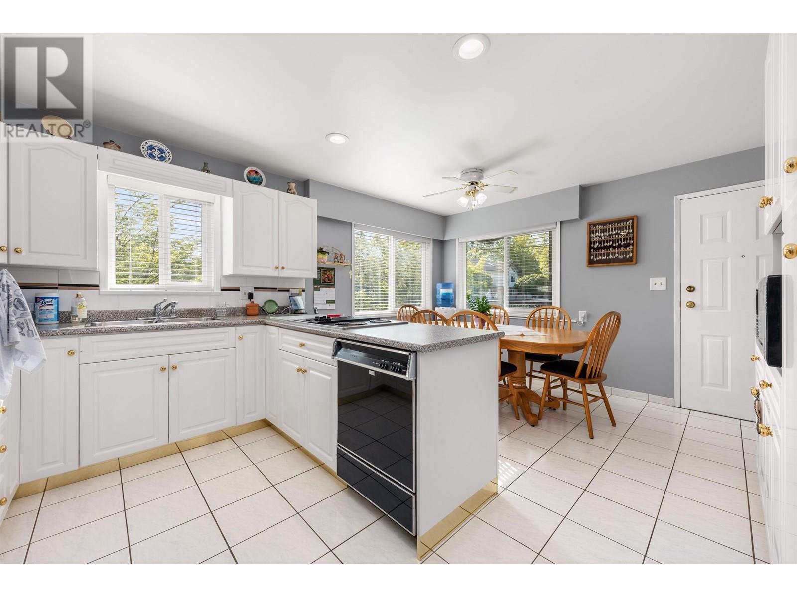 1425 Slocan Street, Vancouver, British Columbia  V5K 4X5 - Photo 5 - R3017116
