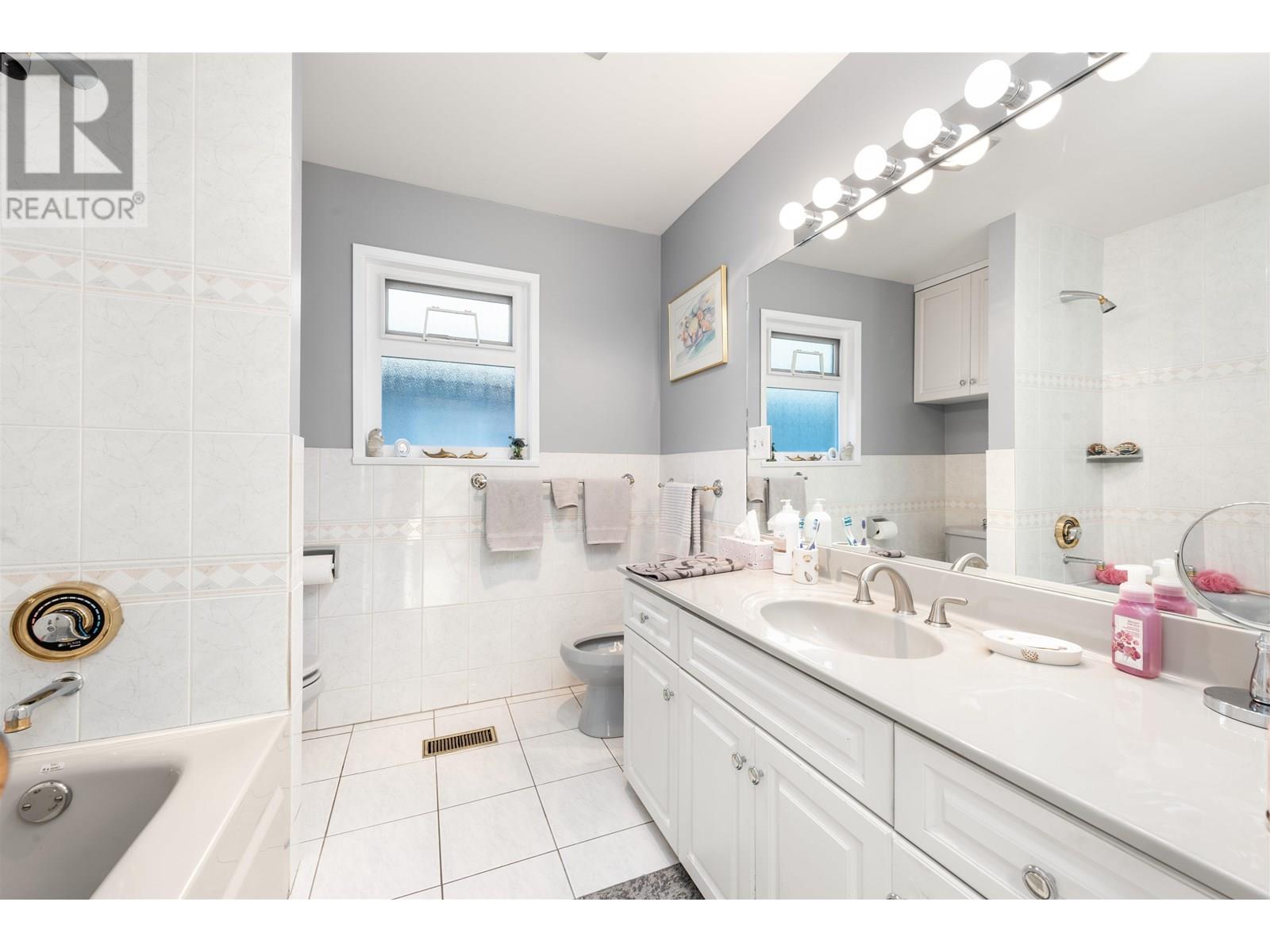 1425 Slocan Street, Vancouver, British Columbia  V5K 4X5 - Photo 13 - R3017116