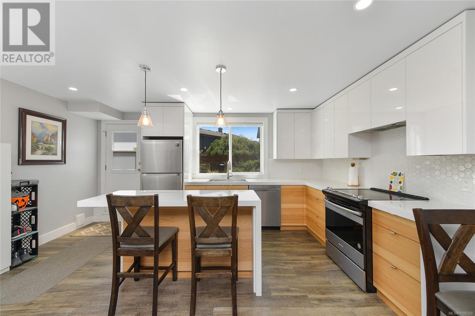 Property at 1525 San Juan Ave image 4