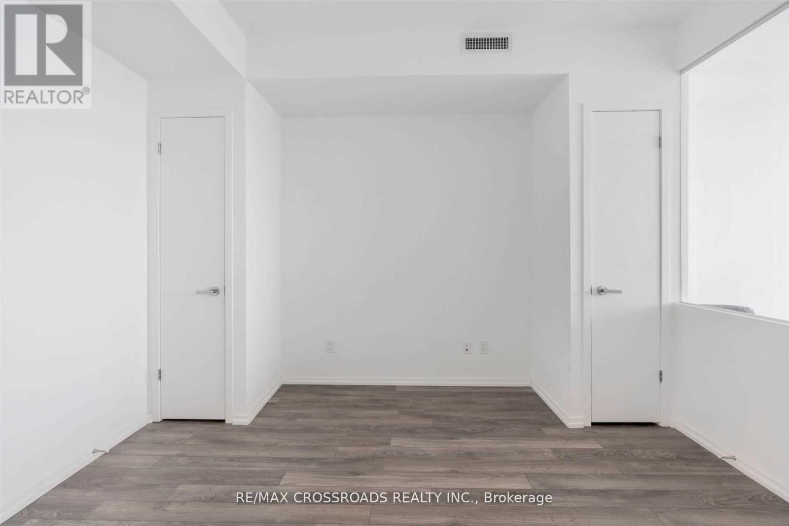 1904 - 197 Yonge Street, Toronto, Ontario  M5B 0C1 - Photo 7 - C12303642