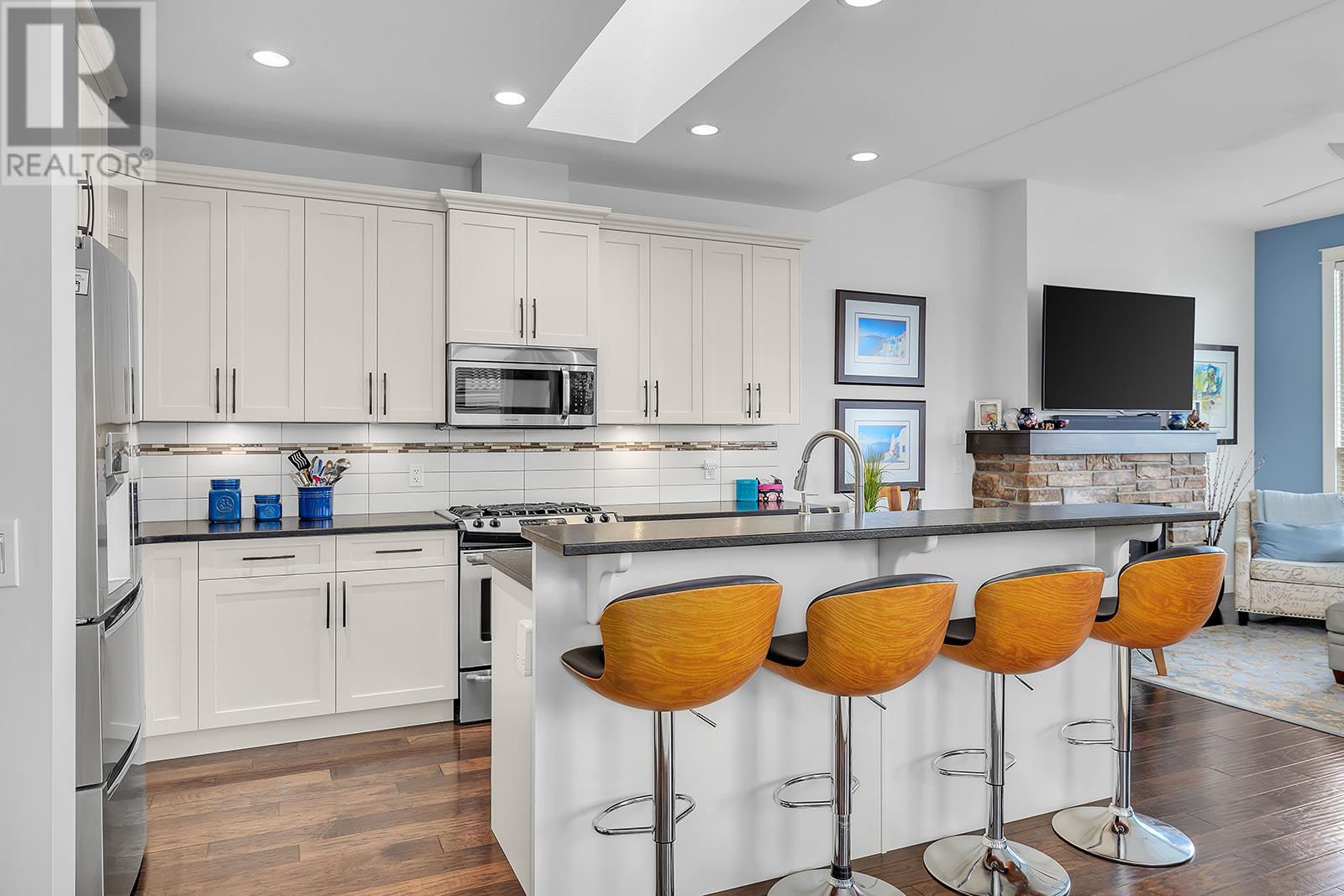 Property at 1605 Marina Way image 3