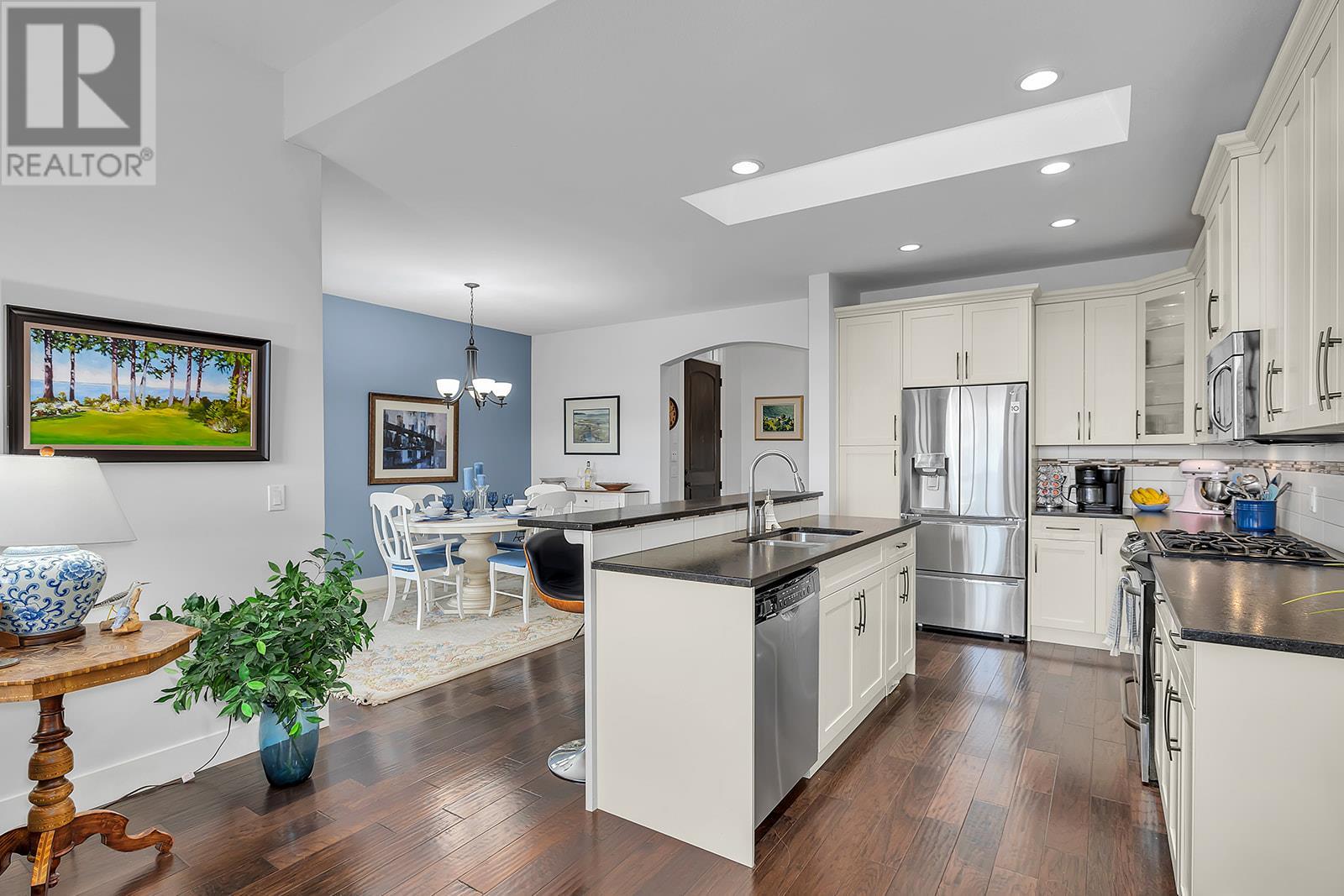 Property at 1605 Marina Way image 2