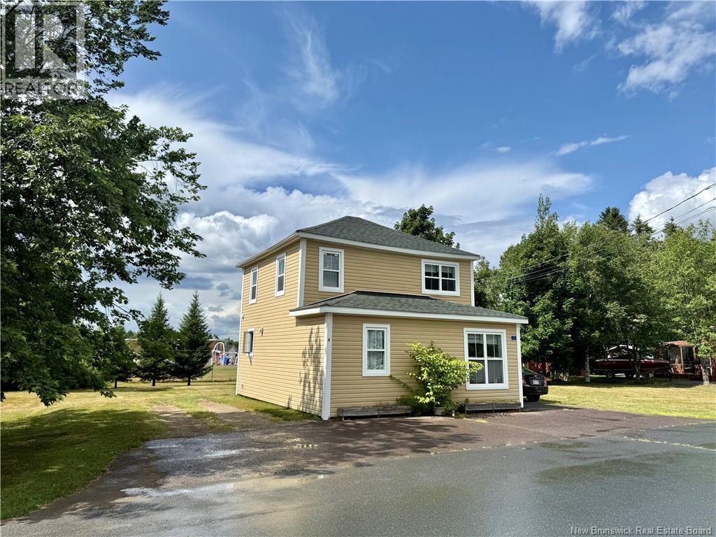 31 Bellevue Street, Saint-Louis-De-Kent, New Brunswick  E4X 1B3 - Photo 1 - NB123311