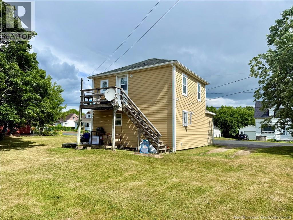 31 Bellevue Street, Saint-Louis-De-Kent, New Brunswick  E4X 1B3 - Photo 3 - NB123311