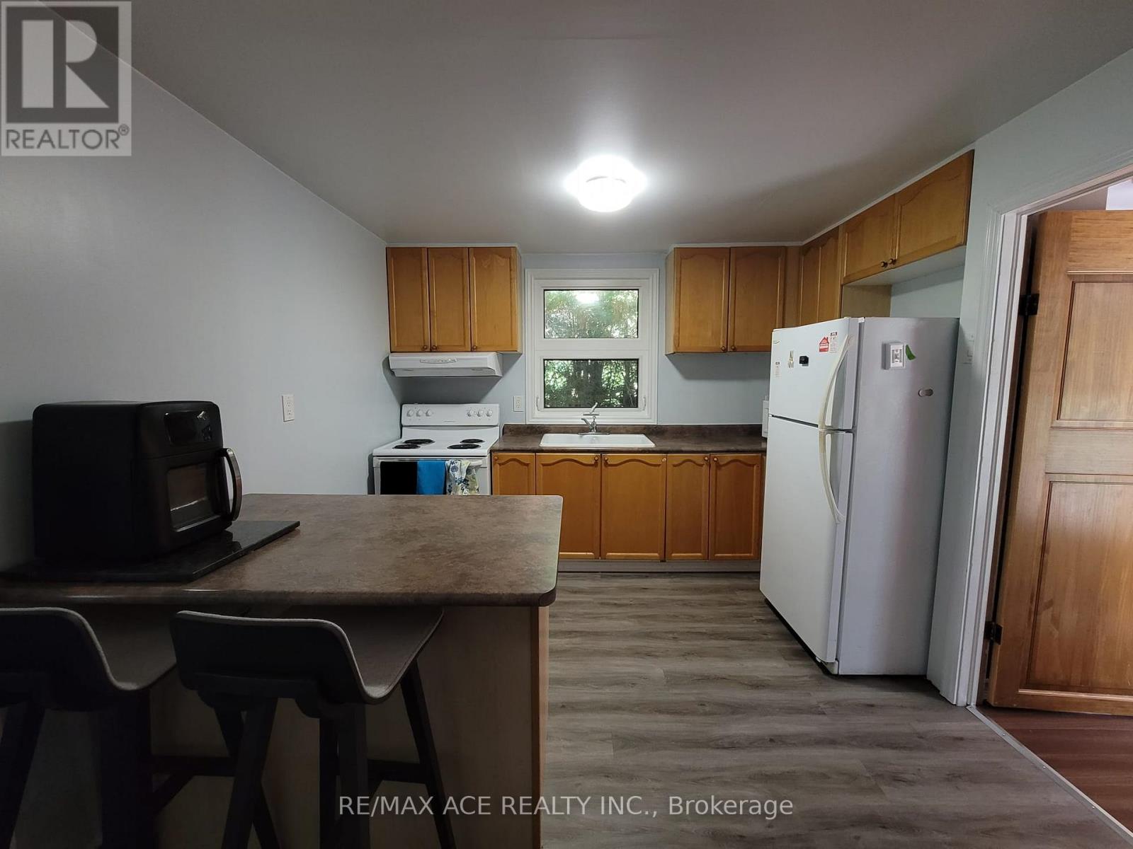 41 North Taylor Road, Kawartha Lakes (Carden), Ontario  K0M 2B0 - Photo 5 - X12292718