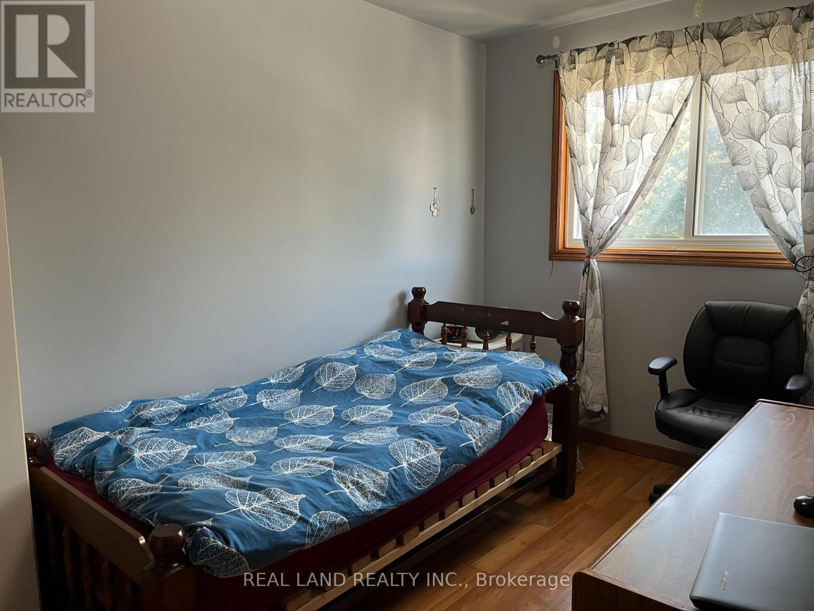 8154 Post Road, Niagara Falls, Ontario  L2H 2L3 - Photo 13 - X12303614