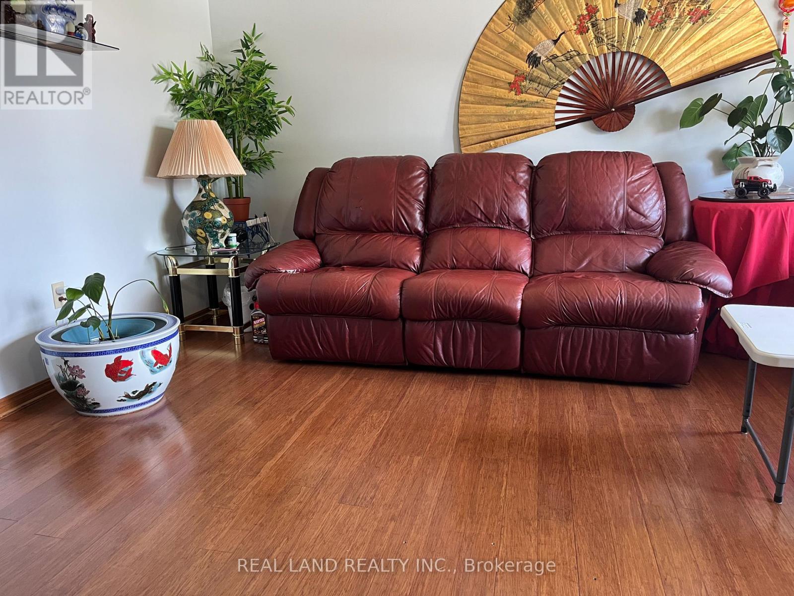 8154 Post Road, Niagara Falls, Ontario  L2H 2L3 - Photo 5 - X12303614