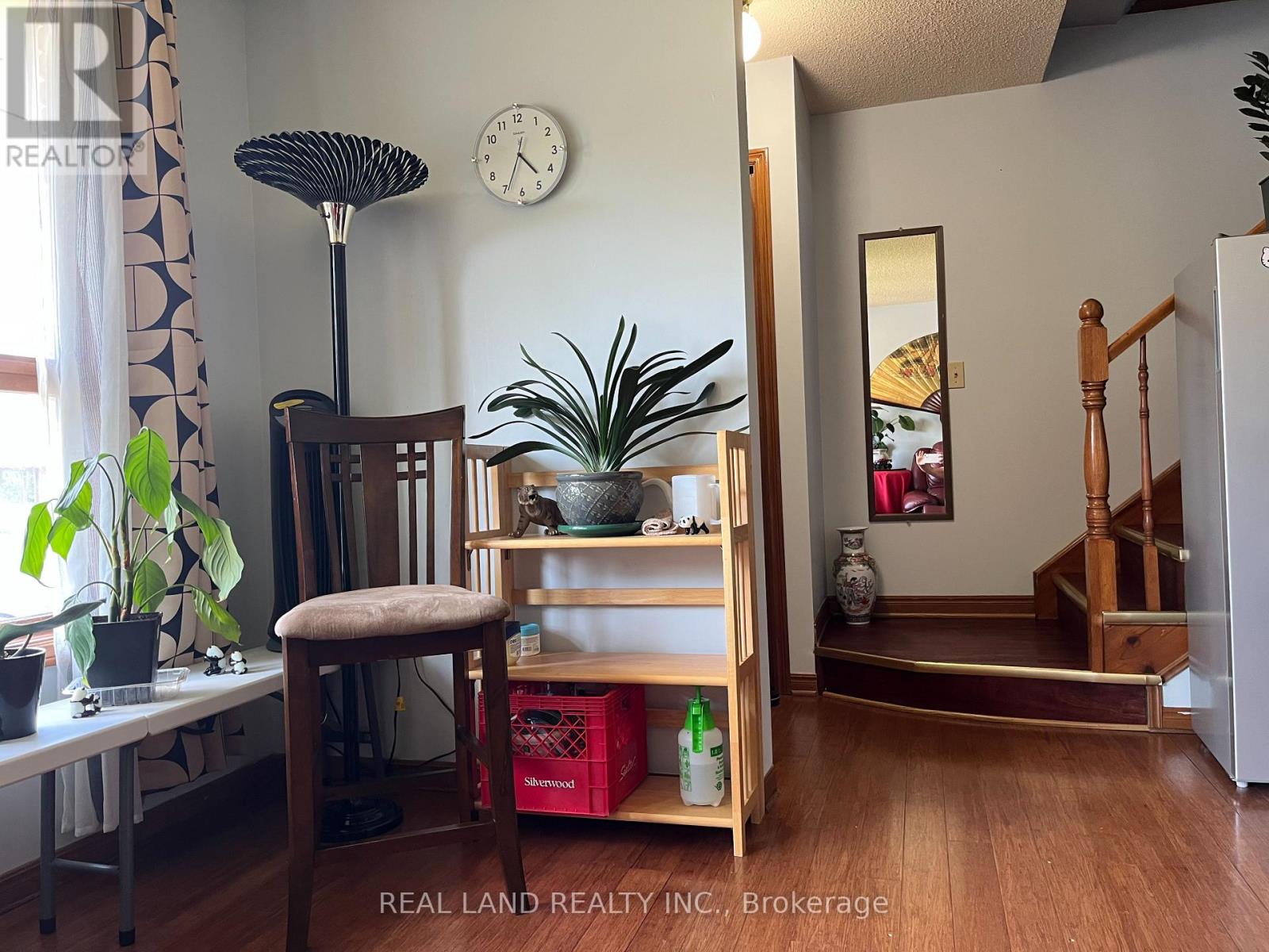 8154 Post Road, Niagara Falls, Ontario  L2H 2L3 - Photo 6 - X12303614