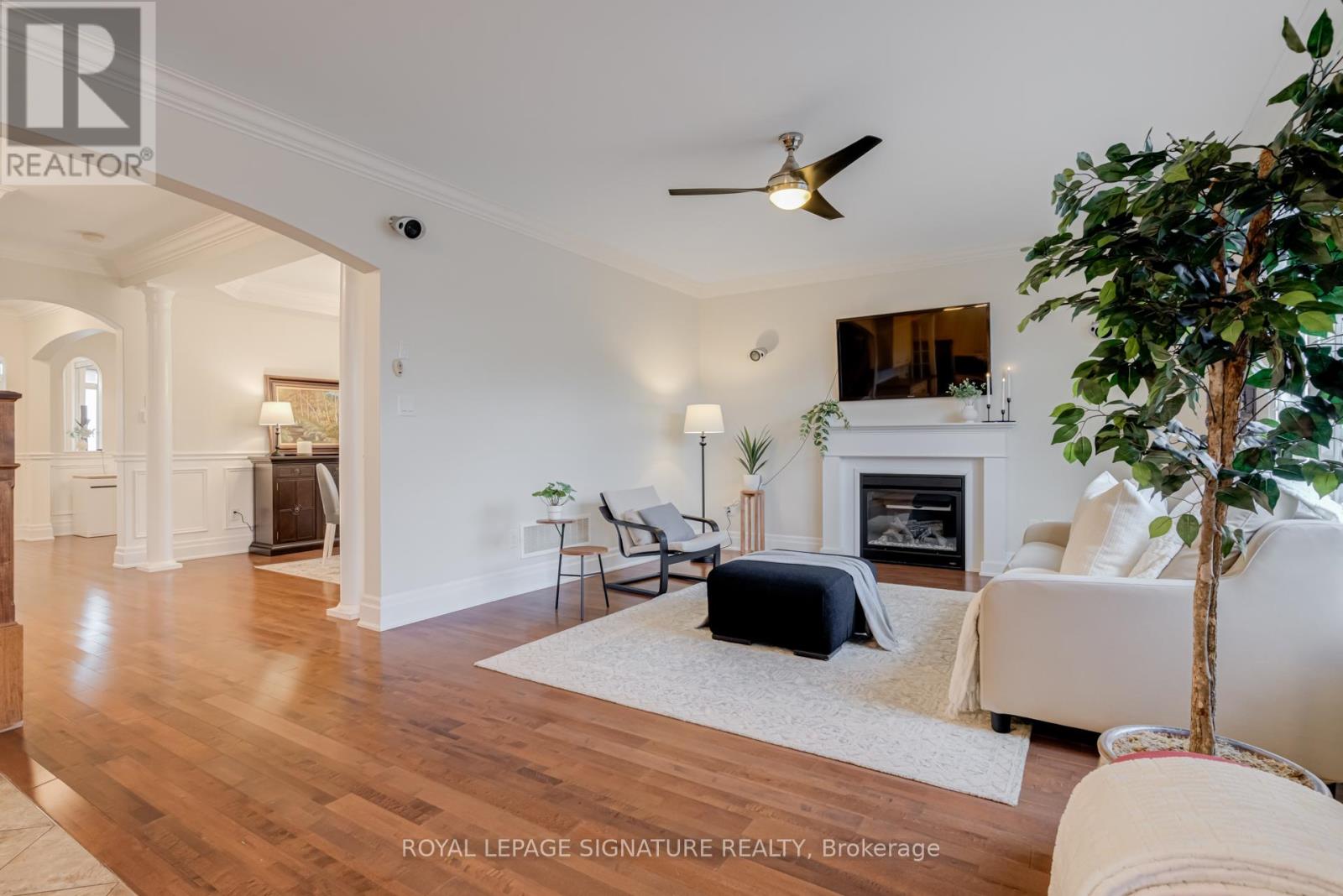 366 Cochrane Terrace, Milton, Ontario  L9T 8C1 - Photo 9 - W12302180