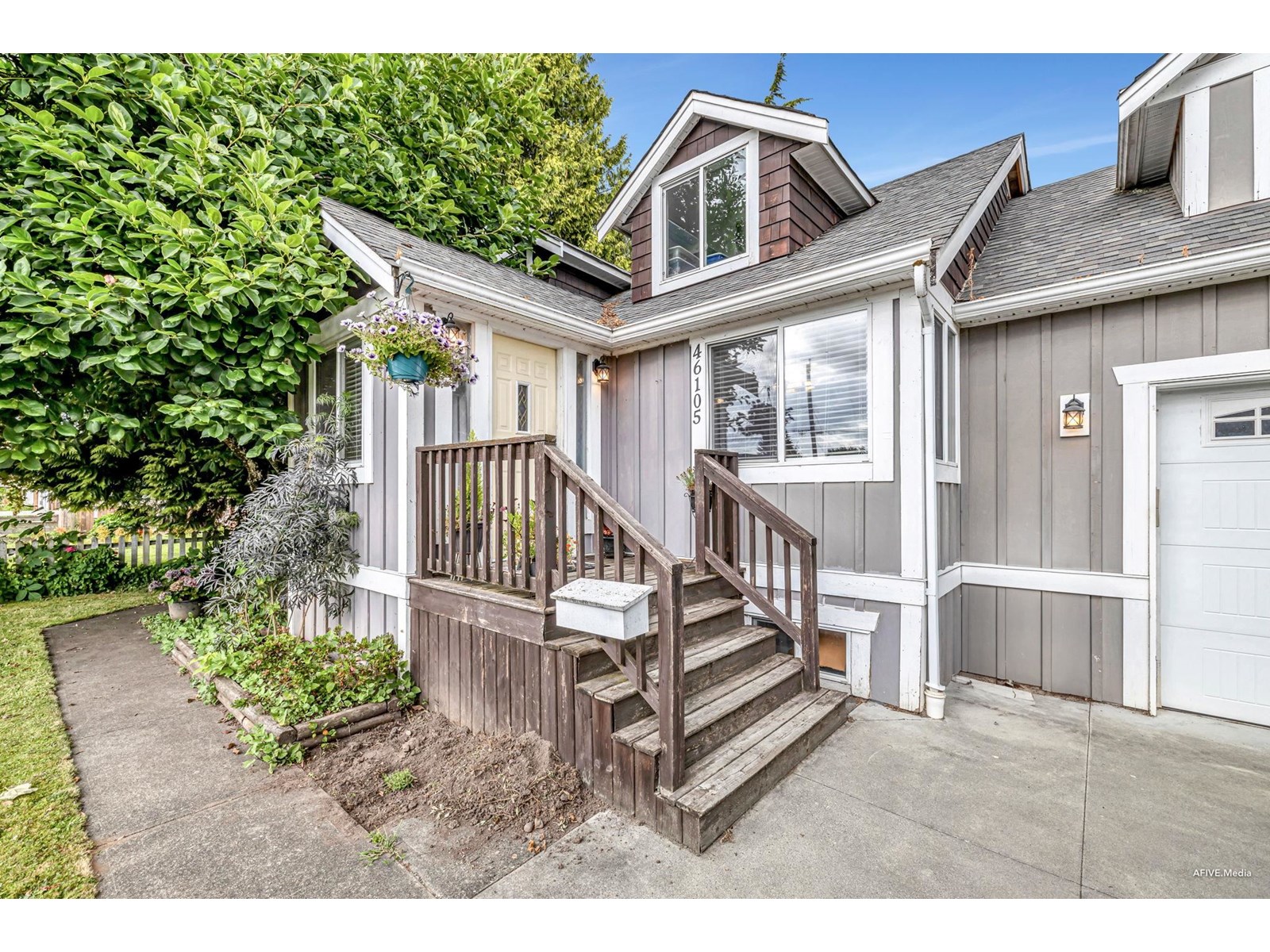 Property at 46105 LEWIS AVENUE image 4