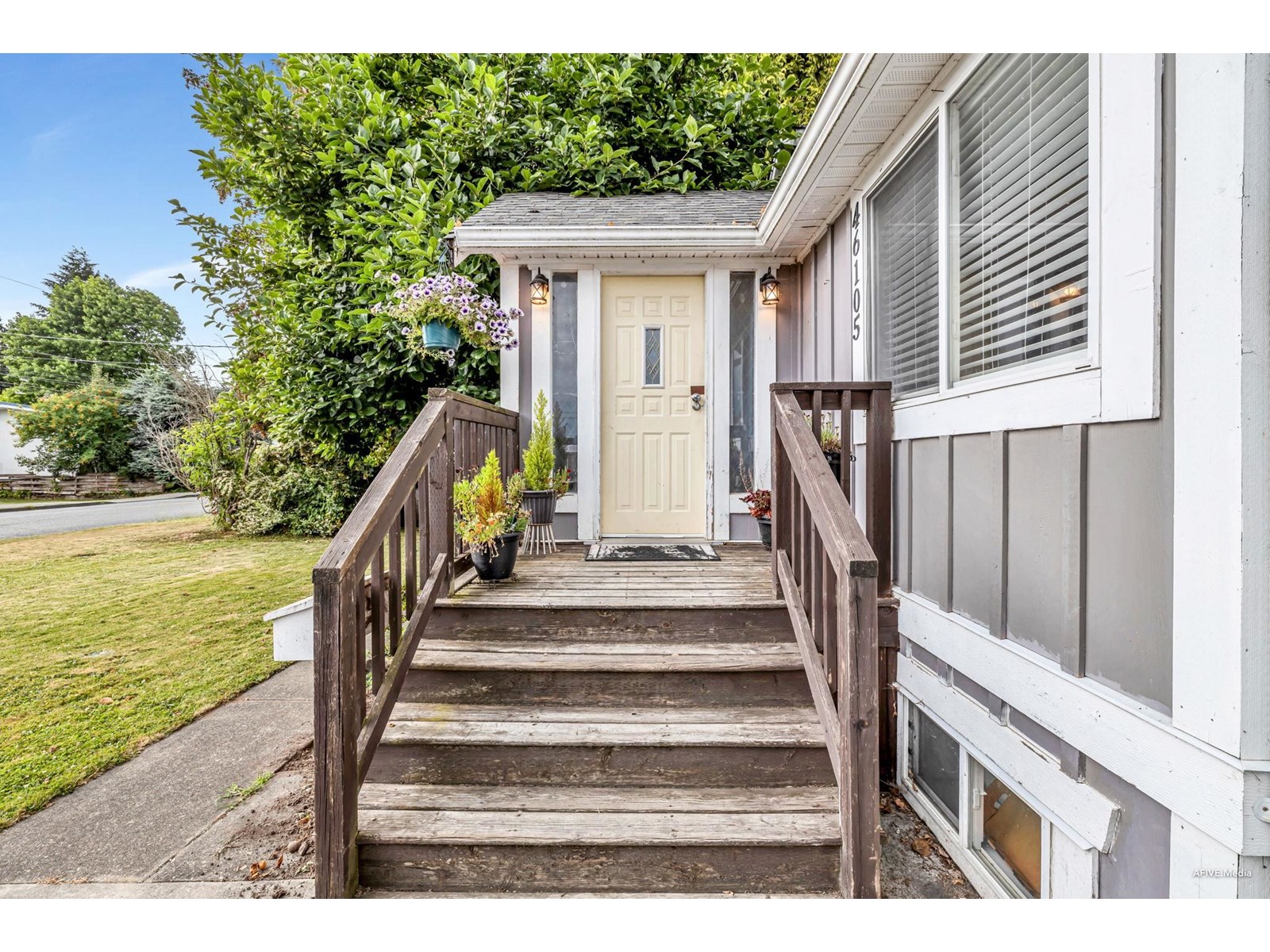 Property at 46105 LEWIS AVENUE image 5