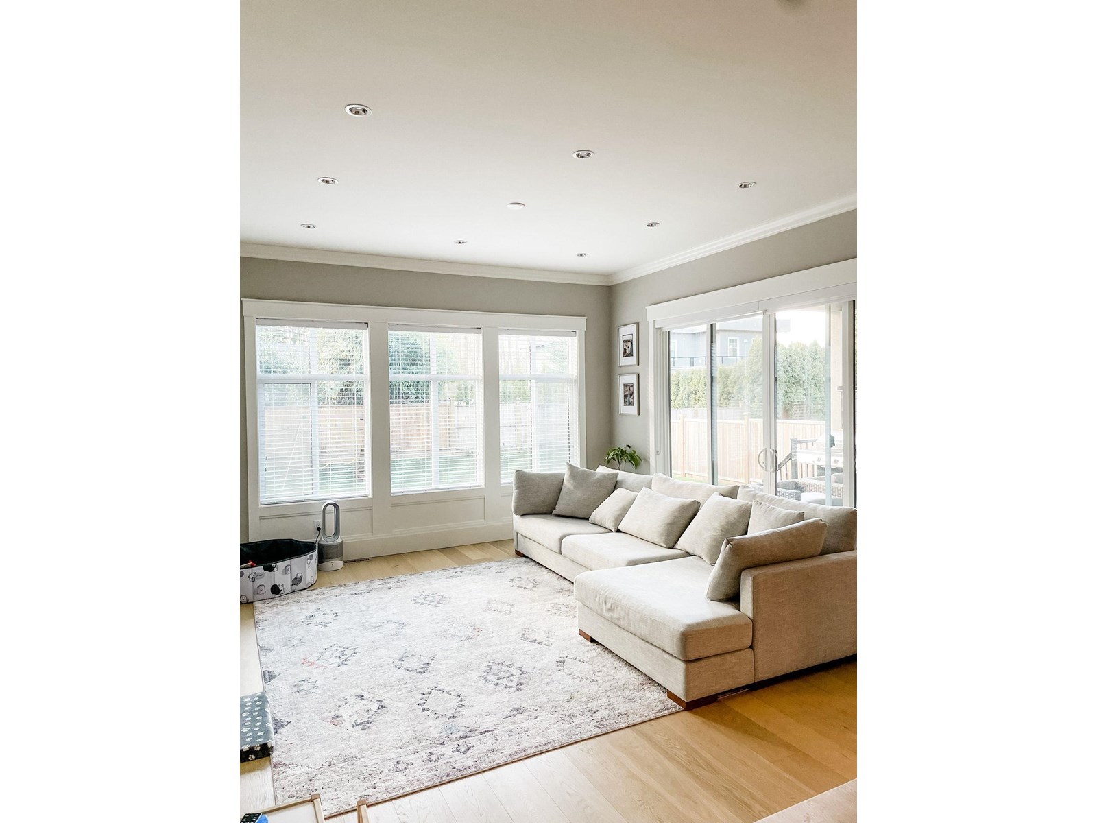 Property at 17138 0A AVENUE image 3