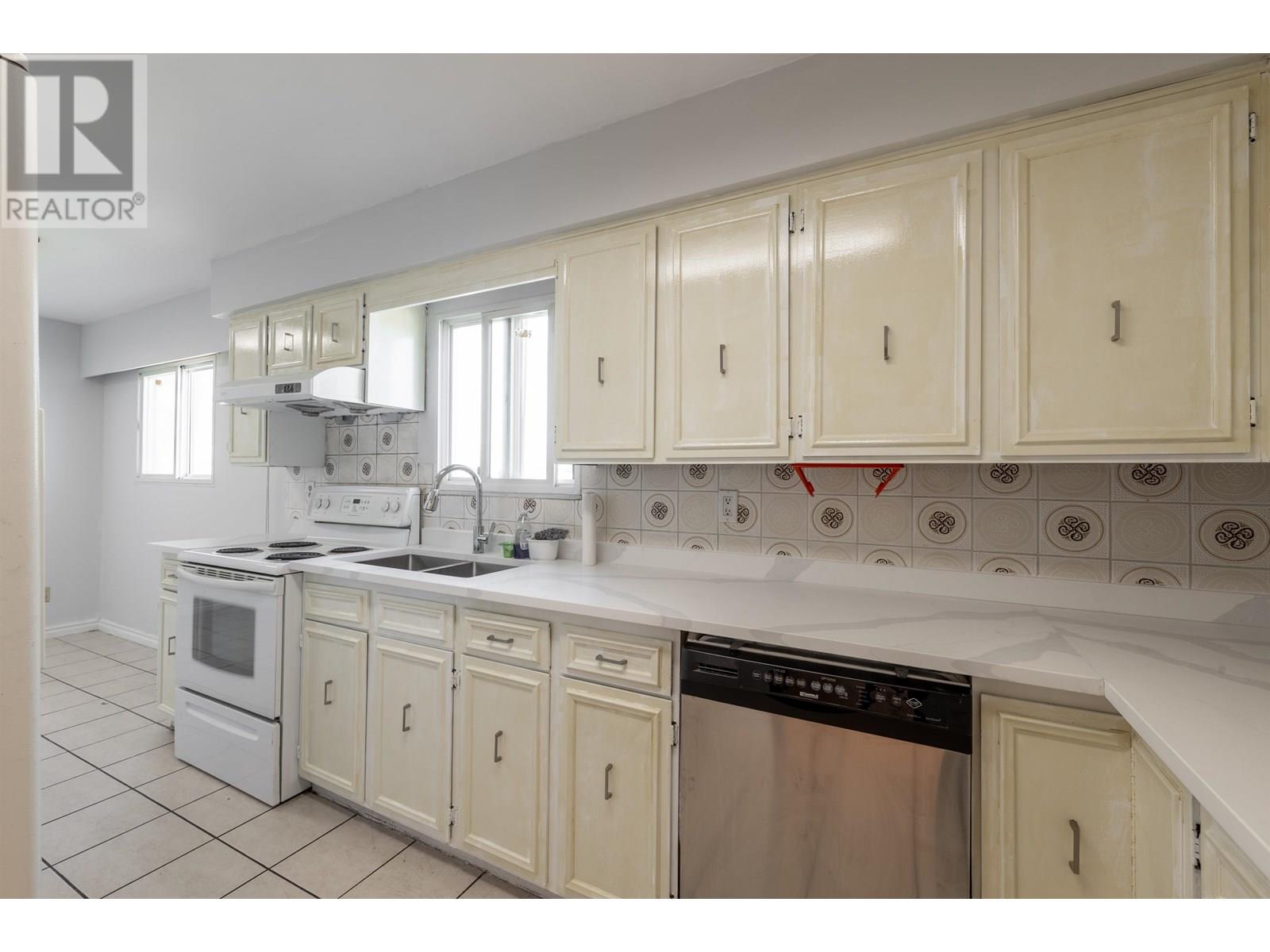 5591 Clarendon Street, Vancouver, British Columbia  V5R 3K1 - Photo 11 - R3027555