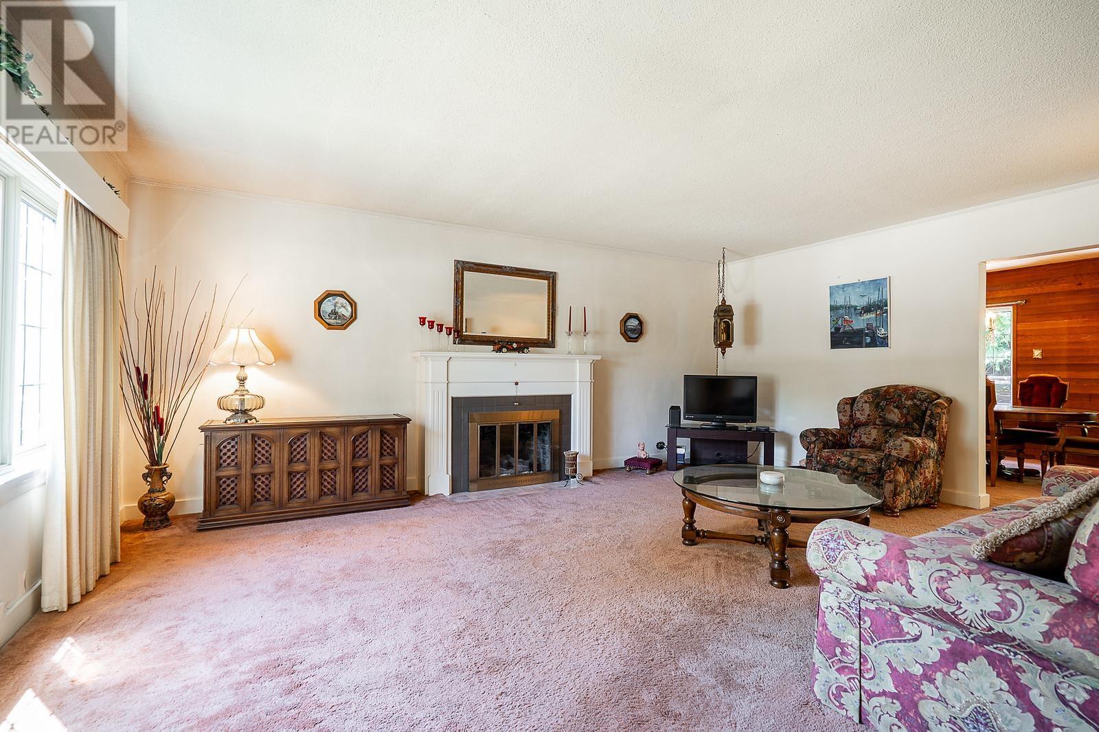 Property at 403 SIXTH AVENUE image 3
