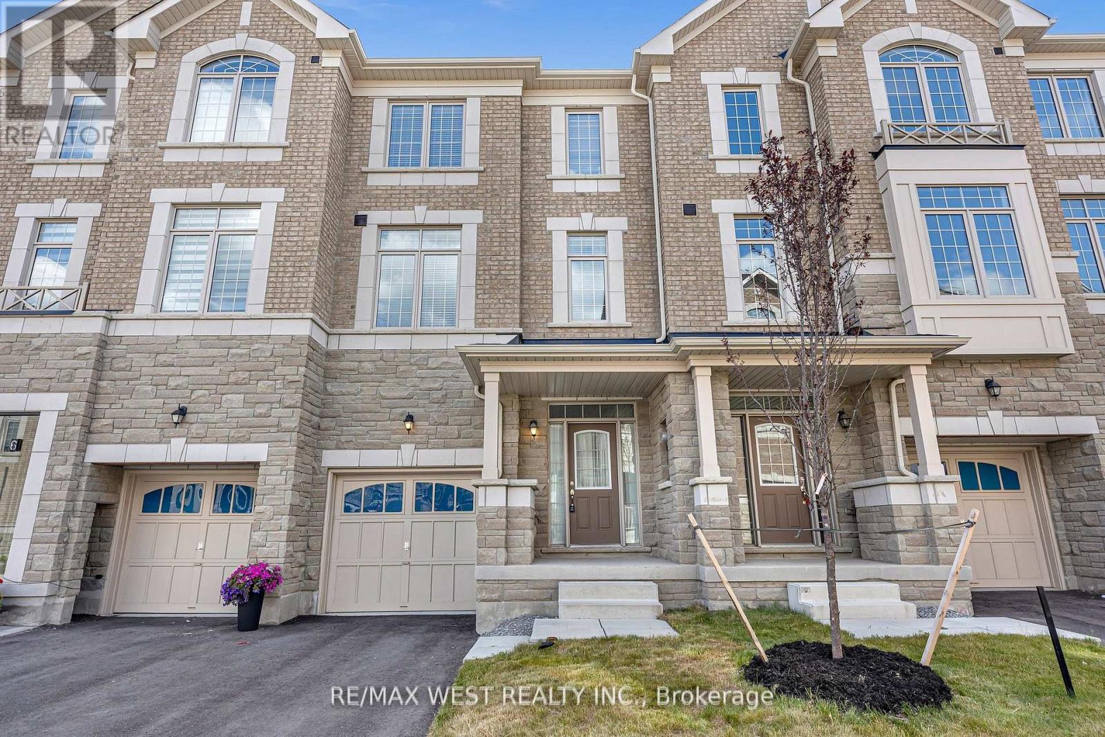 Property at 8 ANDRESS WAY image 2