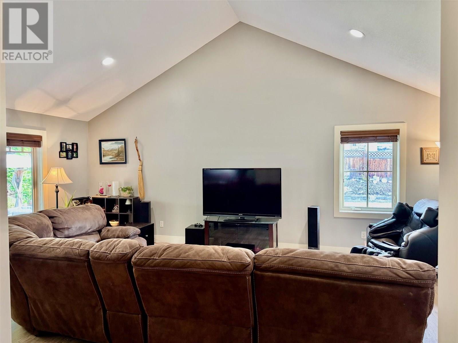 Property at 1706 Grandview Avenue image 5