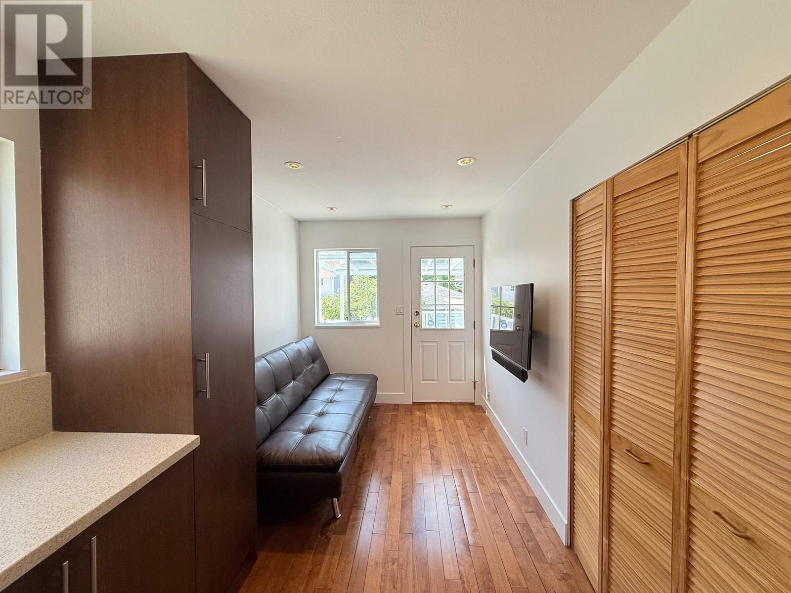 1717 Tatlow Avenue, North Vancouver, British Columbia  V7P 3A1 - Photo 11 - R3029381