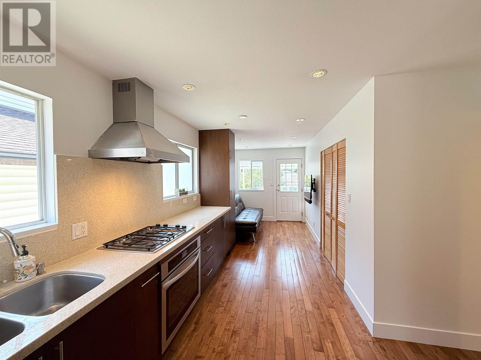 1717 Tatlow Avenue, North Vancouver, British Columbia  V7P 3A1 - Photo 9 - R3029381