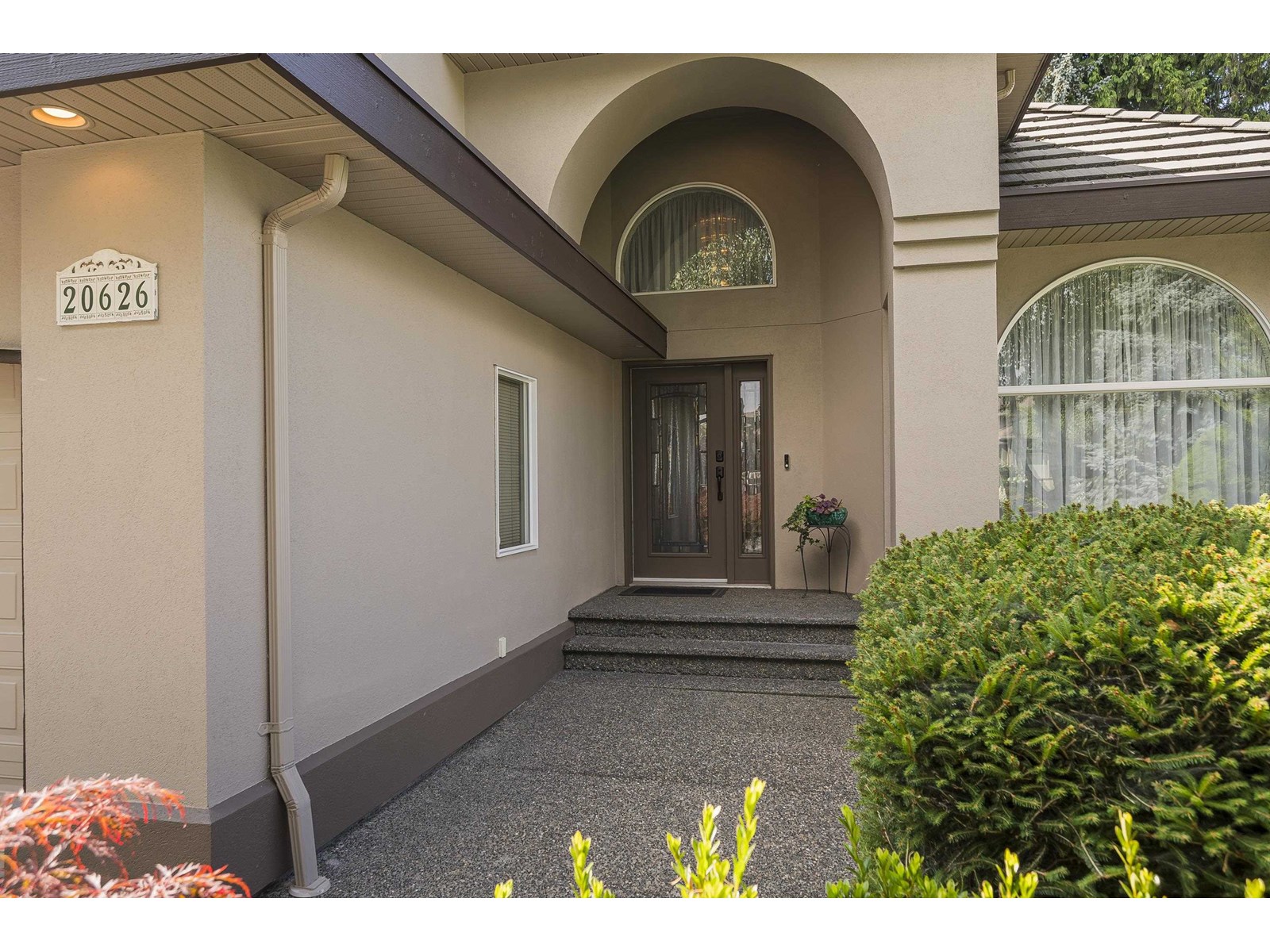 Property at 20626 91A AVENUE image 3