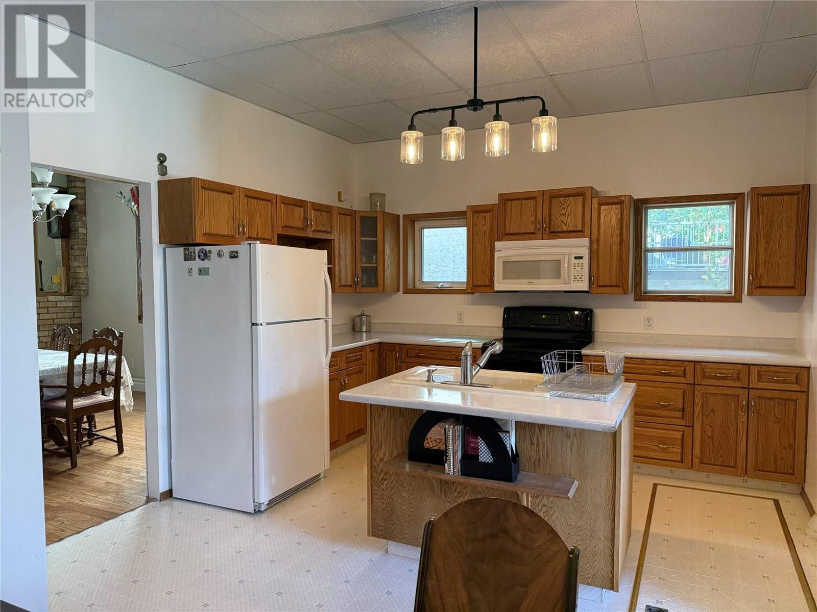 632 4th Avenue, Fernie, British Columbia  V0B 1M0 - Photo 18 - 10356875