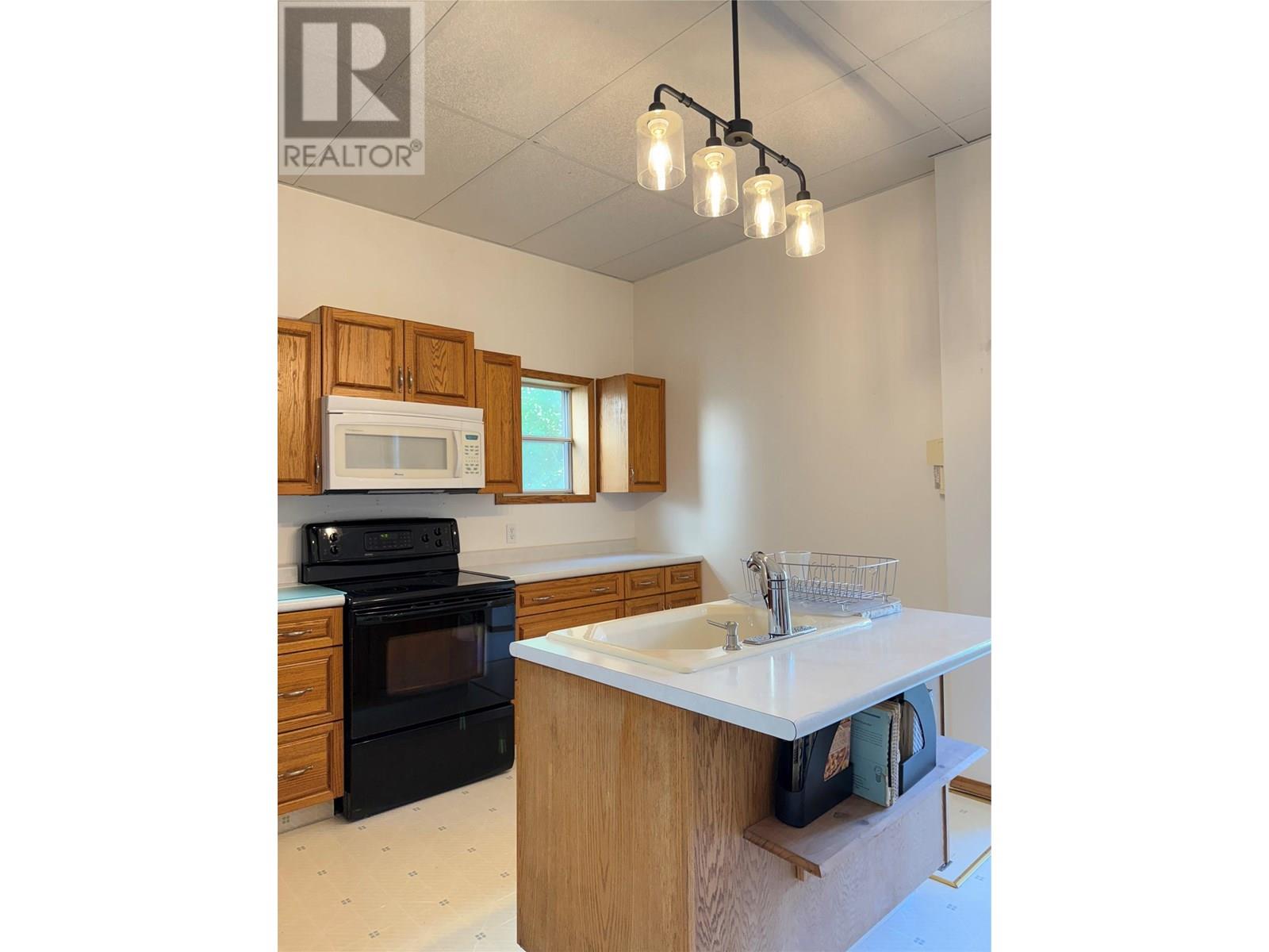 632 4th Avenue, Fernie, British Columbia  V0B 1M0 - Photo 20 - 10356875
