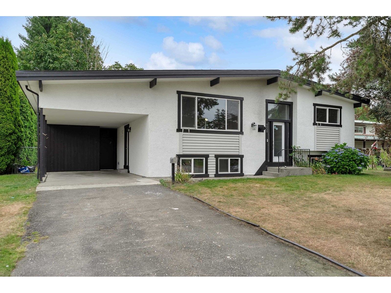 Property at 6050 GLENMORE DRIVE image 2