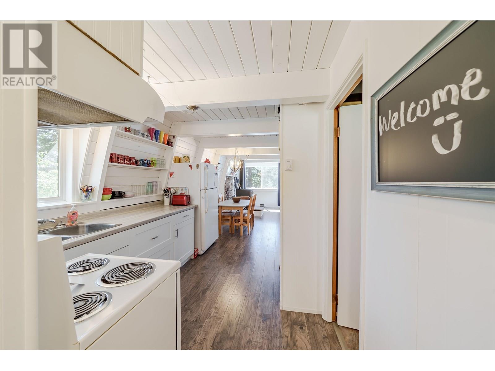 5176 Kallum Drive, 108 Mile Ranch, British Columbia  V0K 2Z0 - Photo 20 - R3030180