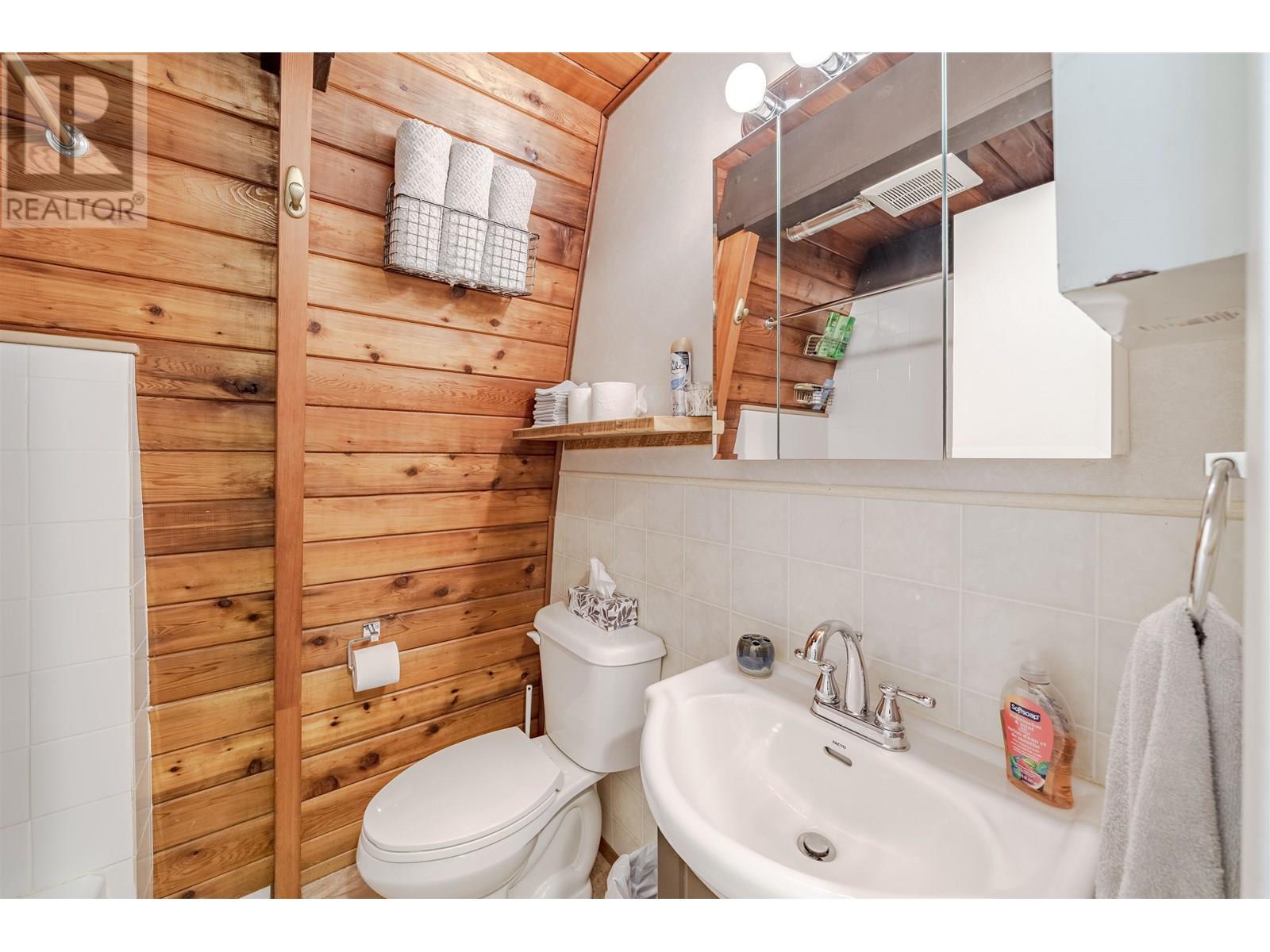 5176 Kallum Drive, 108 Mile Ranch, British Columbia  V0K 2Z0 - Photo 21 - R3030180