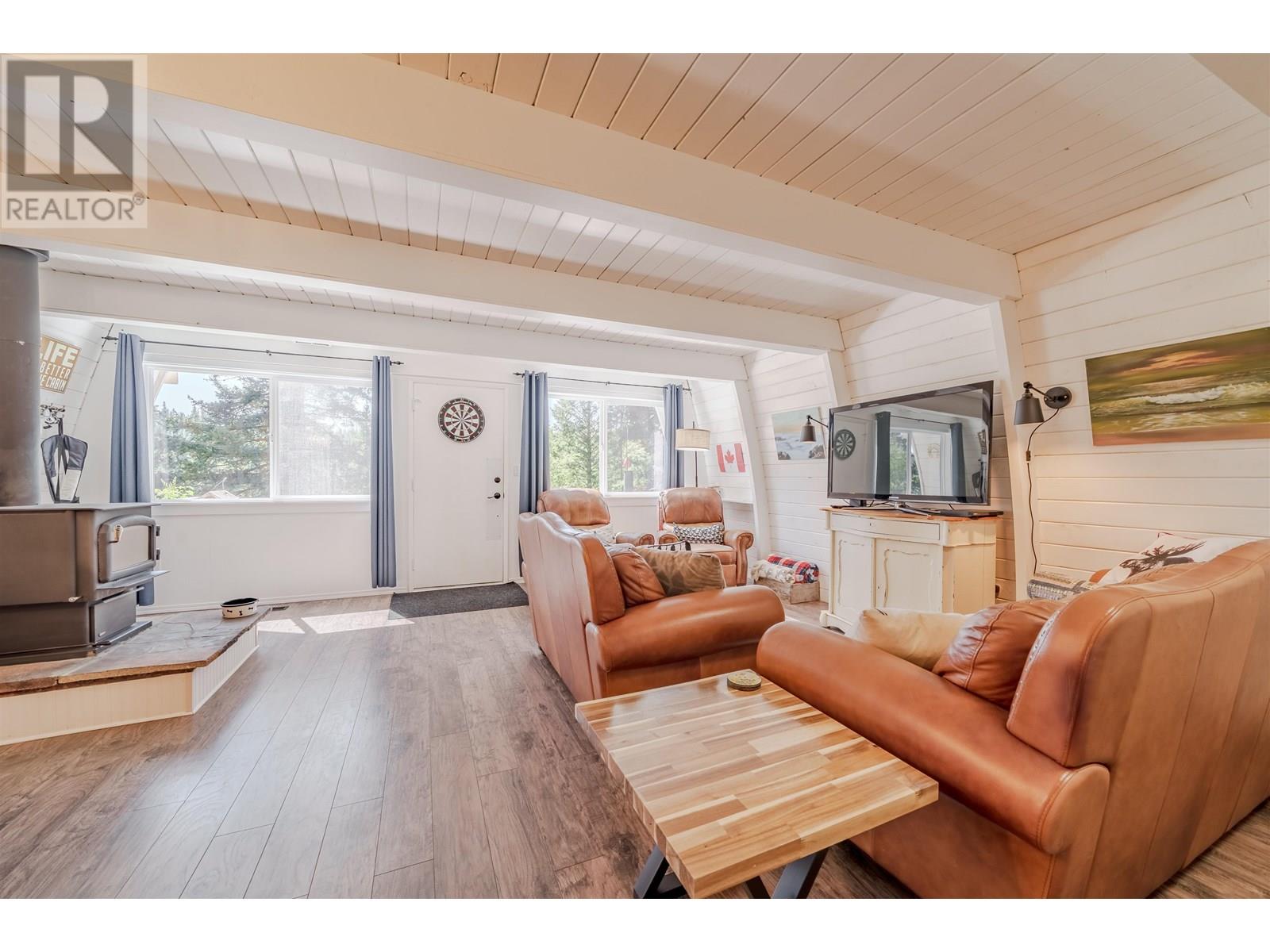 5176 Kallum Drive, 108 Mile Ranch, British Columbia  V0K 2Z0 - Photo 12 - R3030180