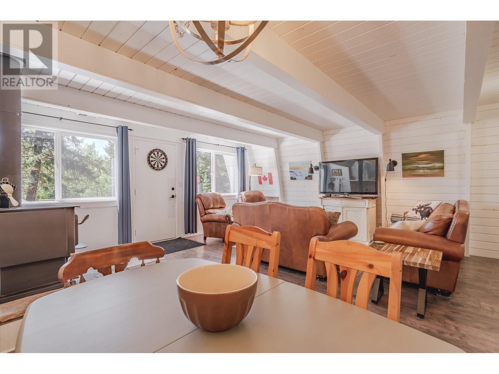 5176 Kallum Drive, 108 Mile Ranch, British Columbia  V0K 2Z0 - Photo 15 - R3030180