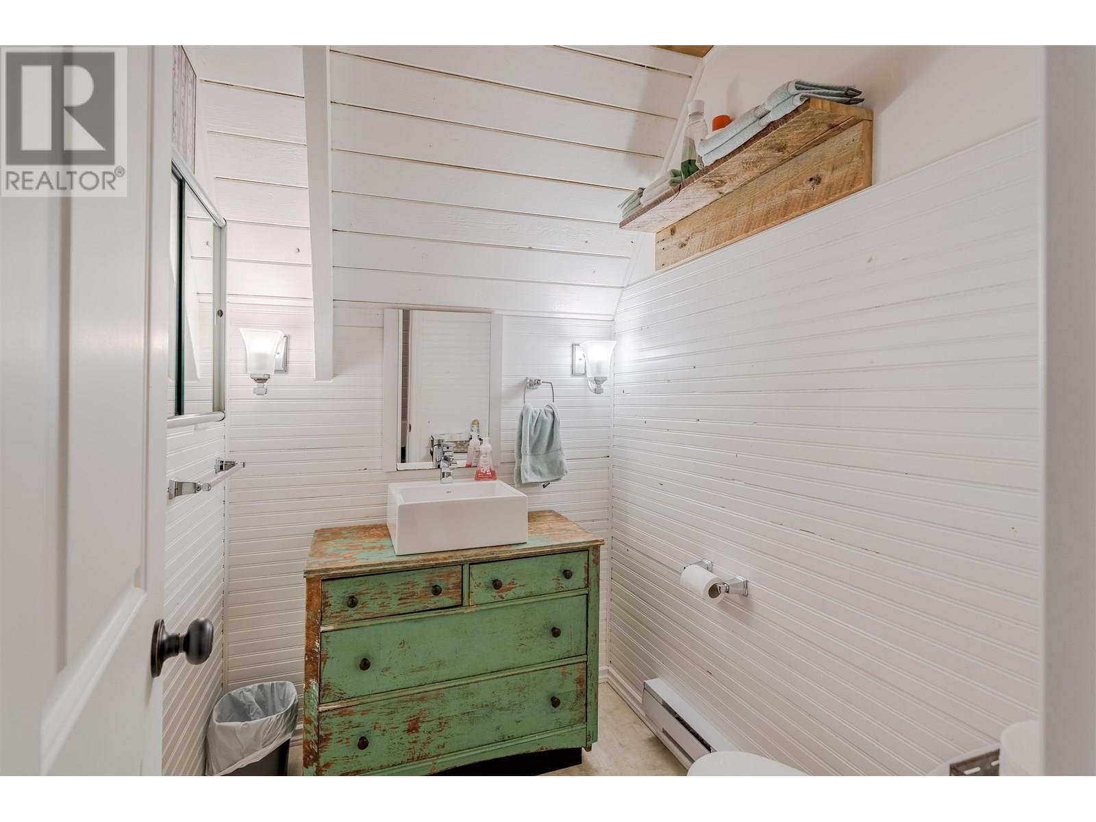 5176 Kallum Drive, 108 Mile Ranch, British Columbia  V0K 2Z0 - Photo 28 - R3030180