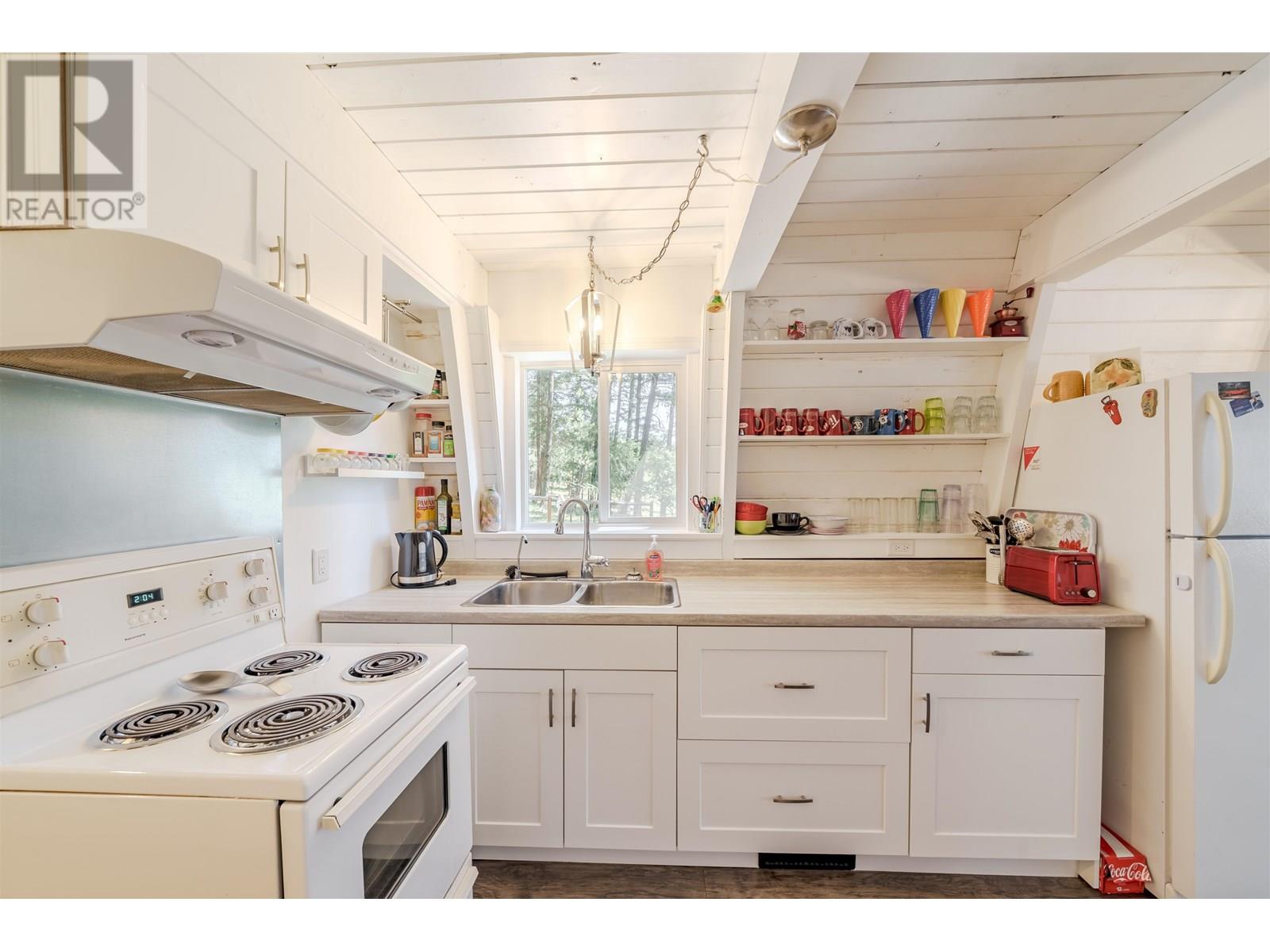 5176 Kallum Drive, 108 Mile Ranch, British Columbia  V0K 2Z0 - Photo 19 - R3030180