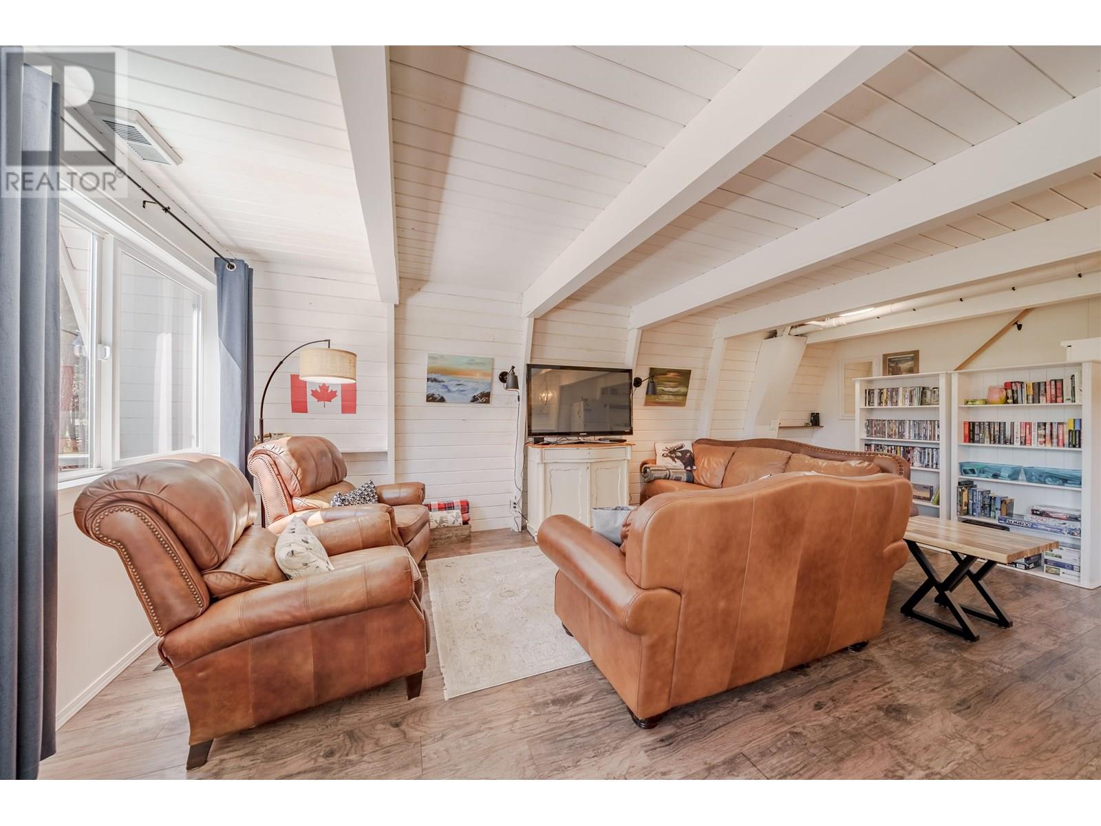 5176 Kallum Drive, 108 Mile Ranch, British Columbia  V0K 2Z0 - Photo 11 - R3030180