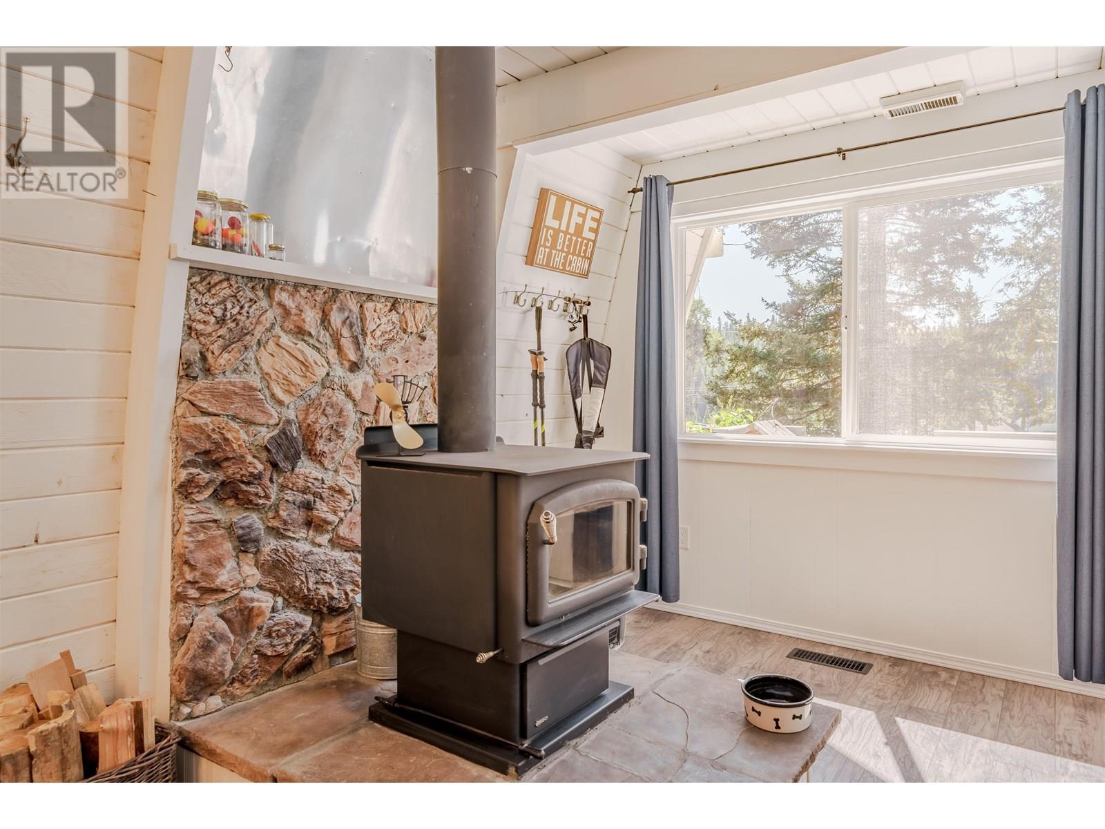 5176 Kallum Drive, 108 Mile Ranch, British Columbia  V0K 2Z0 - Photo 16 - R3030180