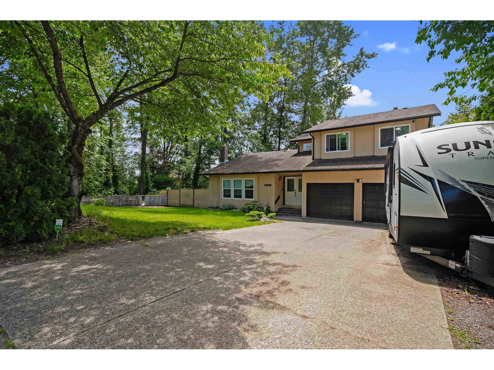 15040 Spenser Drive, Surrey, British Columbia  V3S 5Z7 - Photo 2 - R3030095