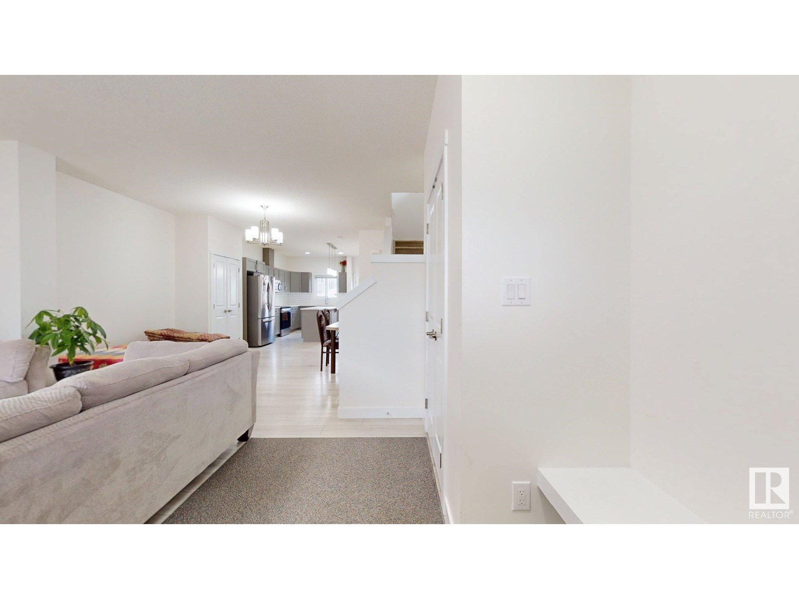 3230 4 St Nw, Edmonton, Alberta  T6T 2S9 - Photo 2 - E4449283