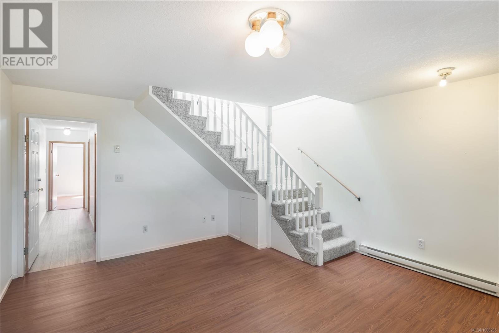 Property at 4628 Burde St image 3
