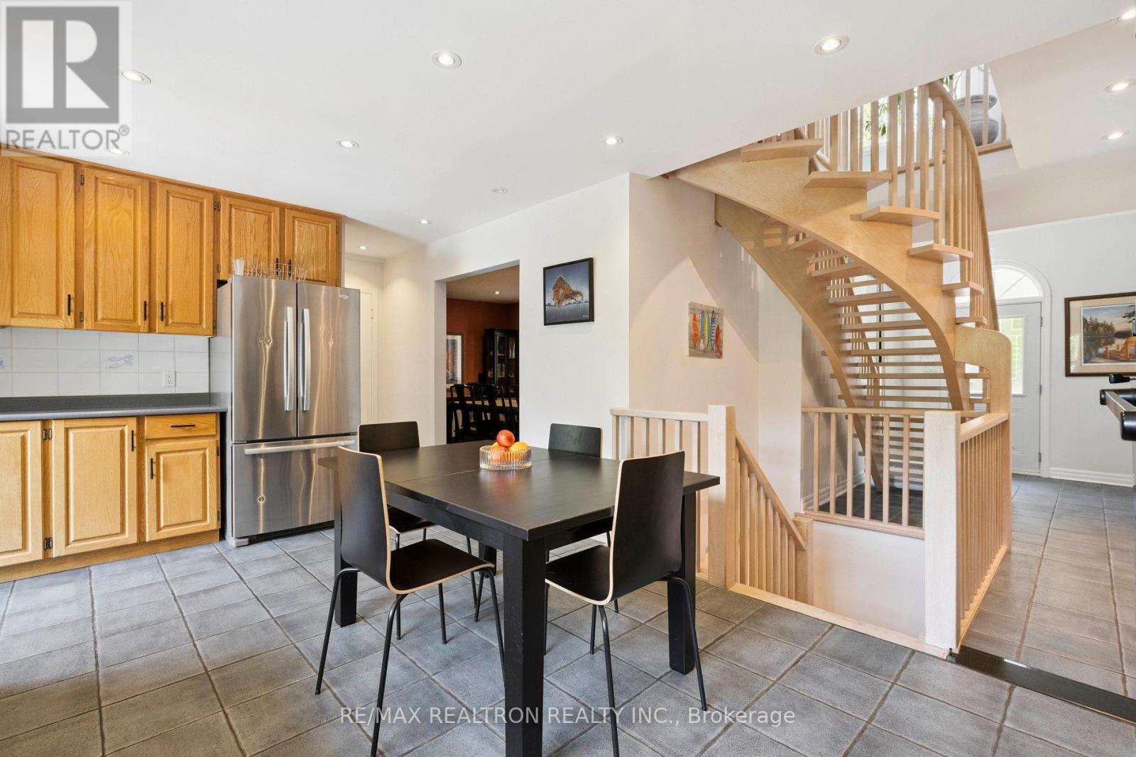 72 Walmer Road, Richmond Hill, Ontario  L4C 3X1 - Photo 15 - N12303695