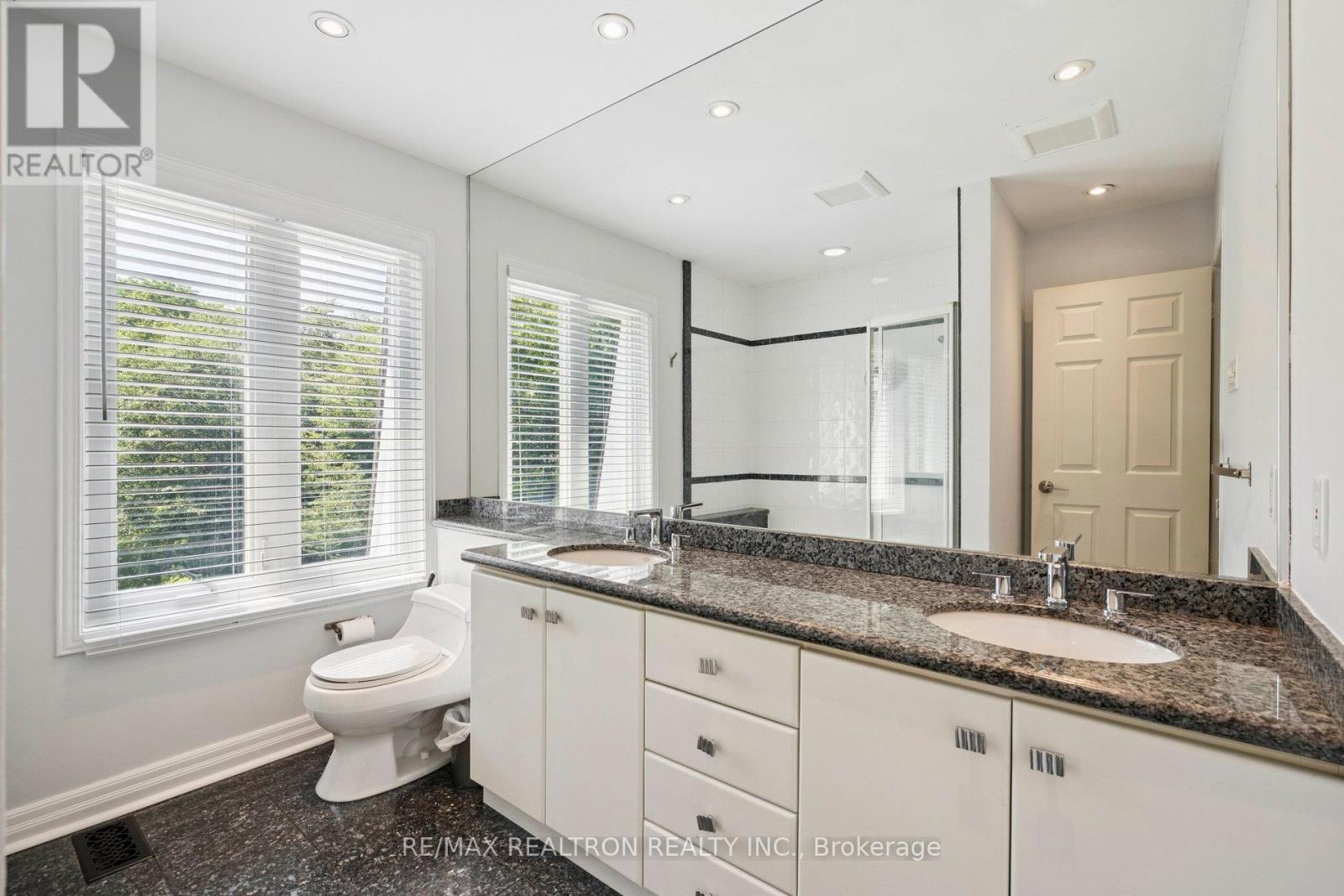 72 Walmer Road, Richmond Hill, Ontario  L4C 3X1 - Photo 29 - N12303695