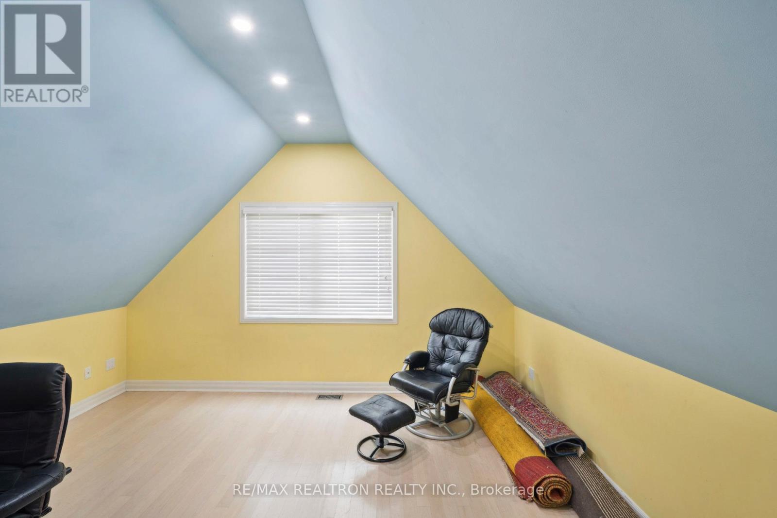 72 Walmer Road, Richmond Hill, Ontario  L4C 3X1 - Photo 33 - N12303695