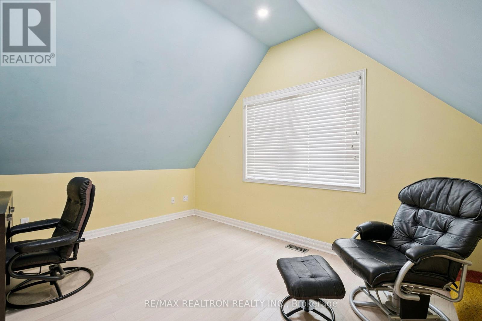 72 Walmer Road, Richmond Hill, Ontario  L4C 3X1 - Photo 35 - N12303695