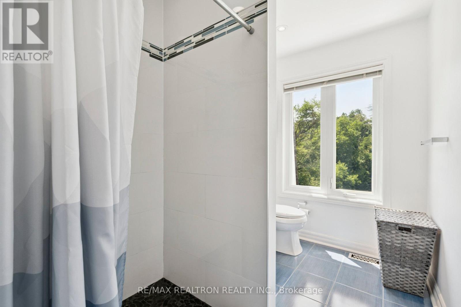 72 Walmer Road, Richmond Hill, Ontario  L4C 3X1 - Photo 36 - N12303695