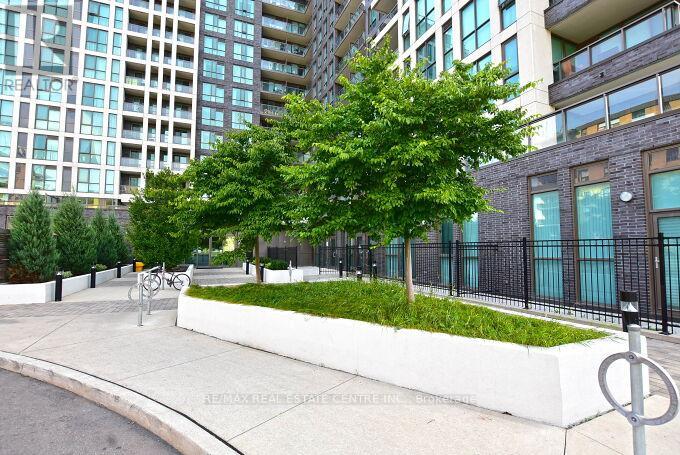 1116 - 80 Esther Lorrie Drive, Toronto, Ontario  M9W 0C6 - Photo 7 - W12303717