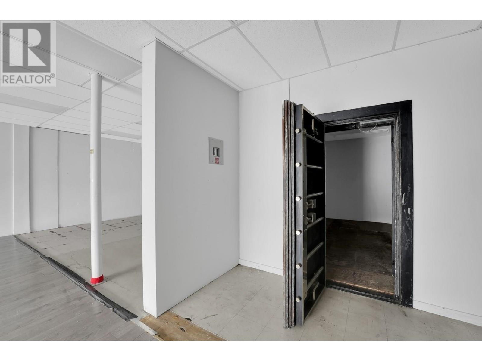 5651 Cowrie Street, Sechelt, British Columbia  V0N 3A0 - Photo 7 - C8070990