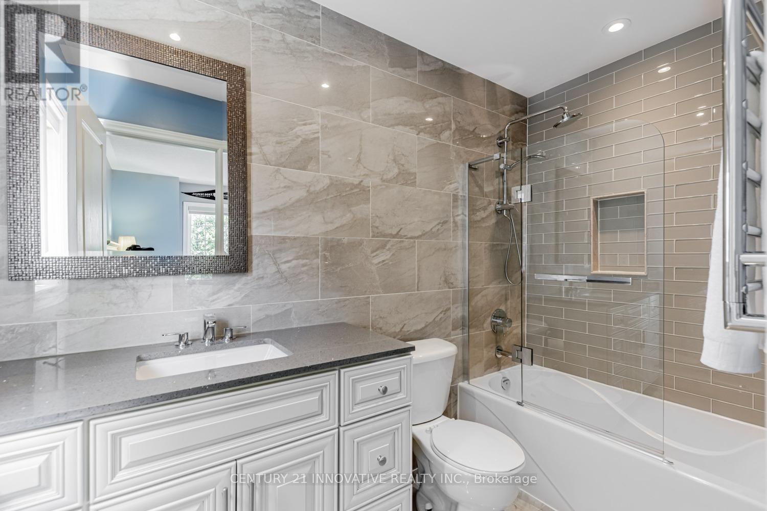 7 Stonechurch Crescent, Markham (Box Grove), Ontario  L6B 0L3 - Photo 32 - N12303730